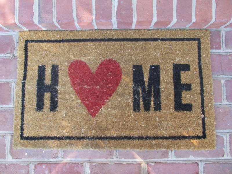 12 Guest Room Essentials That Make Visitors Feel at Home