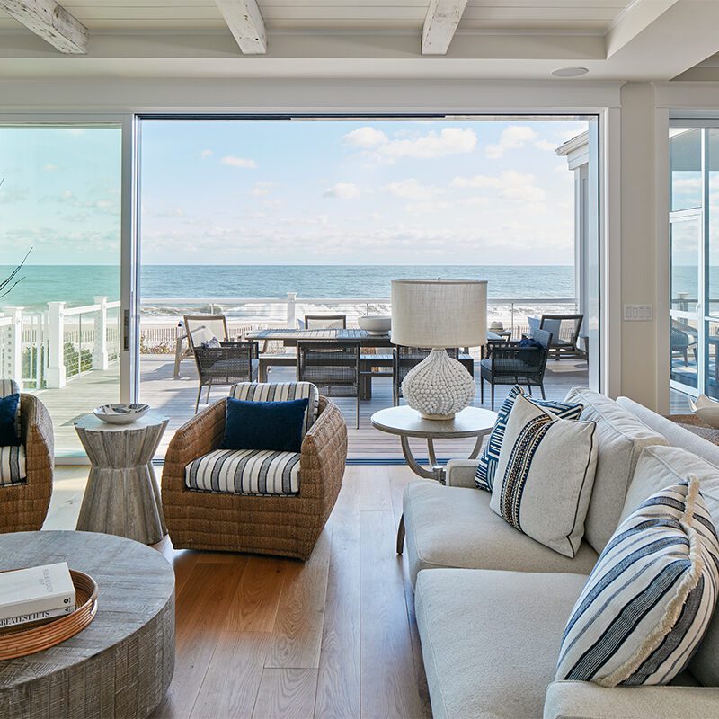 7 Coastal Living Rooms You’ll Love Thumbnail
